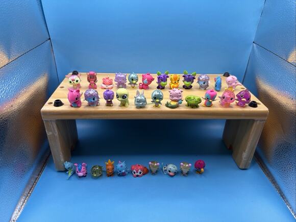 Spin Master Other - Hatchimals Colleggtibles 33 Collectible Mini Figures Glitter Wings Animals